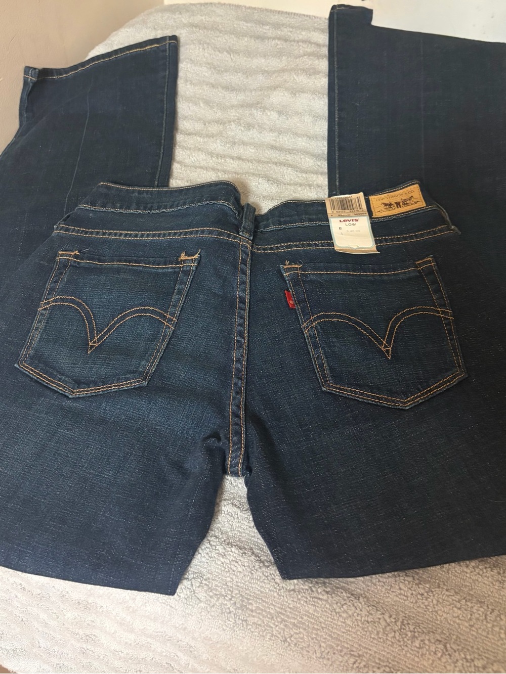 Levi’s Women’s 545 Low Boot Cut Jeans Size 8 Medium Dark Wash NWT